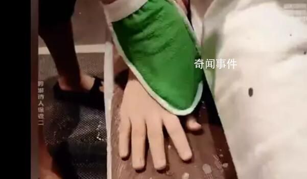 南方小土豆的皴運黑科技 浴場大廳里擺滿了各式各樣的行李箱