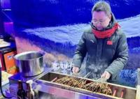 鶴崗文旅局長(zhǎng)在哈爾濱做烤串 引發(fā)關(guān)注