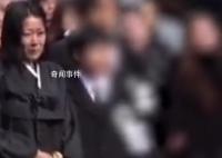 李善均出殯現場妻子全慧珍痛哭 難掩悲傷