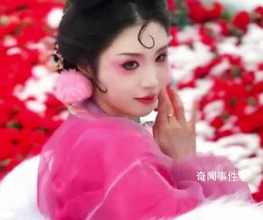 云臺山妲己稱只和女生親密互動