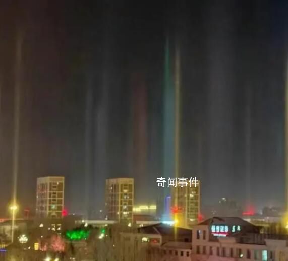 內(nèi)蒙古多地夜空現(xiàn)大面積七彩光柱 引發(fā)關(guān)注和熱議