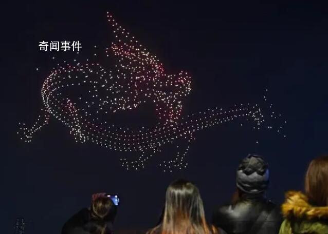 香港舉辦無人機燈光秀 游人掃碼即可了解香港相關旅游信息