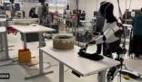 馬斯克展示機器人“擎天柱”疊衣服