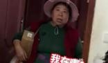 女兒偷回家做滿桌菜媽媽以為進錯門 竟然愣在了原地