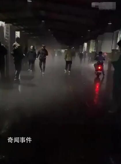 回南天取快遞像到了天庭 濃霧繚繞