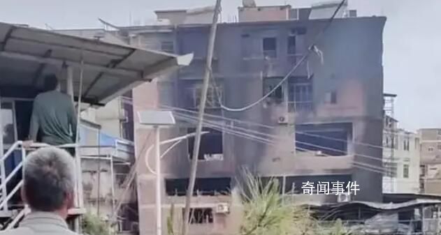 超市起火致一家5口遇難 相關(guān)人員正在現(xiàn)場處理